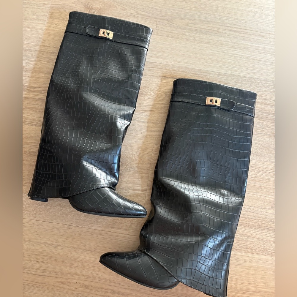 Fold over boots